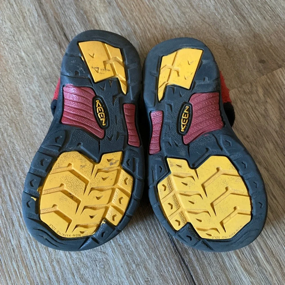 KEEN Toddler/Kids' Newport H2 adventure sandals in red - velcro - size 7 toddler